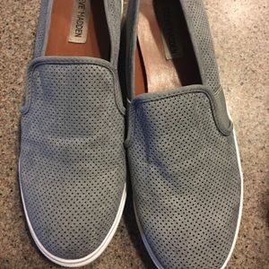 STEVE MADDEN SLIP ONS